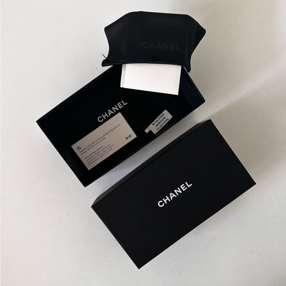 CHANEL SUNGLASSES 🕶️ BARELY WORN❤️ - Picture 4 of 15